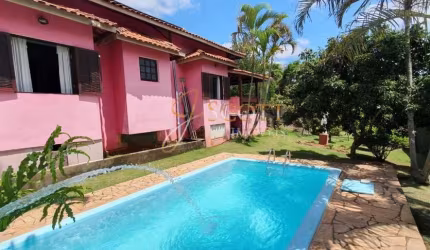 Linda chácara em São Roque!