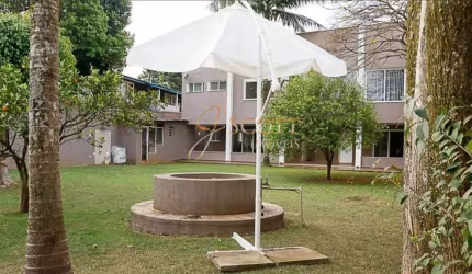 Excelente Casa à venda com 430m², 6 quartos e 4 vagas de garagem.