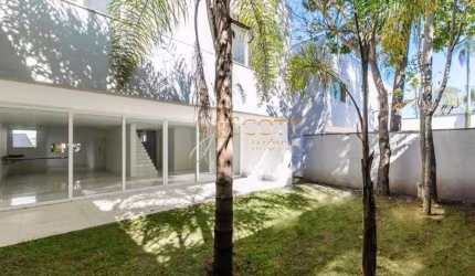 Casa de condomínio de alto padrão com vista para Hípica Santo Amaro.
