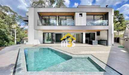 Casa de 724,00m² Nova, 4 Suítes, 6 banheiros, 8 Vagas - Condomínio São Paulo II - Granja Viana - SP