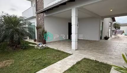 Sobrado frente mar no Balneário Currais