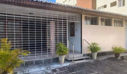 Casa com 8 dormitórios à venda, 450 m² por R$ 950.000,00 - Torre - Recife/PE
