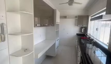 Casa para aluguel, 4 quartos, 1 suíte, 2 vagas, Centro - Pindamonhangaba/SP