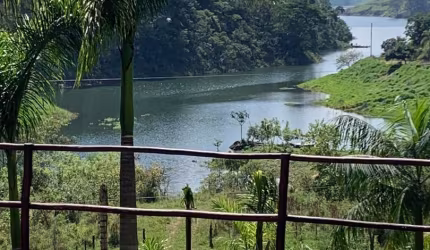 Maravilhosa Chácara pé na água , represa do Jaguari - Jacareí SP