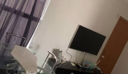 Apartamento com ótima localização, próximo à diferenciados comércios. Fácil acesso à rodovia e centro.
