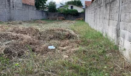Terreno com ótima localização, bairro formado e antigo, próximo à diferenciados comércios.