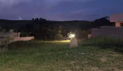 Terreno de 1000  condominio fechado no Vale dos Lagos.