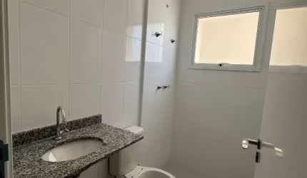Apartamento com suíte e sacada gourmet no Arboville, vista previlegiada.
