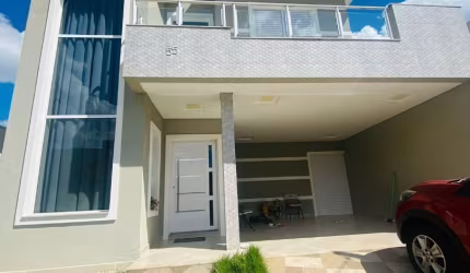 Lindo sobrado no condomínio de alto padrão Golden Park.