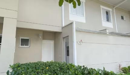 Belíssima casa no Condomínio Palmeiras.