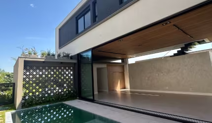 CASA HIATO Obra-prima de alto padrão assinada pelo renomado Escritório Sonne Mller  Condomínio Alphaville 2