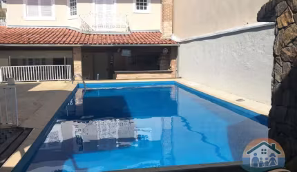EXCELENTE OPORTUNIDADE SOBRADO PARA VENDA NA PRAIA DO ARRASTÃO, LOCALIZADO NA CIDADE DE SÃO SEBASTIÃO!