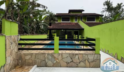 EXCELENTE OPORTUNIDADE DE DOIS SOBRADOS GEMINADOS COM 3 QUARTOS E PISCINA CADA E PRÓXIMO AO MAR LOCALIZADO NO BAIRRO COCANHA!!