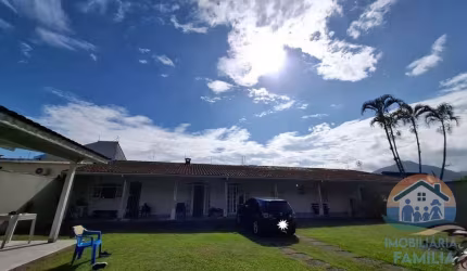 INCRÍVEL OPORTUNIDADE DE IMÓVEL PRÓXIMO Á PRAIA NO BAIRRO MARTIM DE SÁ EM CARAGUATATUBA-SP!