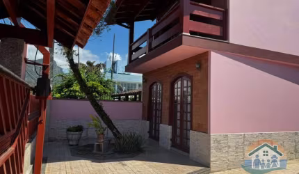 INCRÍVEL OPORTUNIDADE DE SOBRADO LOCALIZADO NO BAIRRO INDAIÁ EM CARAGUATATUBA!
