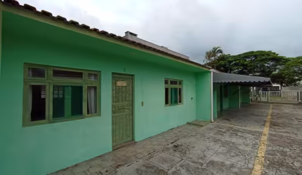 CASA EM CONDOMINIO NO BREJATUBA -GUARATUBA