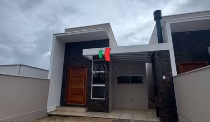 EXCELENTE CASA COM 3 QUARTOS SENDO 1 SUÍTE BAIRRO RIO BRANCO