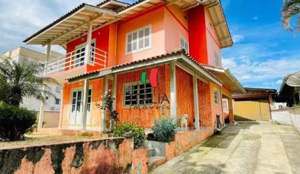 Casa à venda no bairro Rio Branco - Brusque/SC