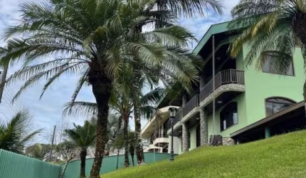 Casa Alto Padrão para Aluguel em Souza Cruz Brusque-SC
