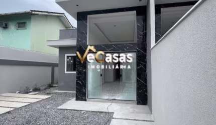 Casa linear Pé Direito Alto Com Amplo quintal