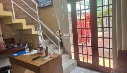 Sala comercial e escritório montado