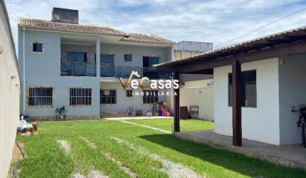 LINDA CASA COM QUINTAL - 4 QUARTOS