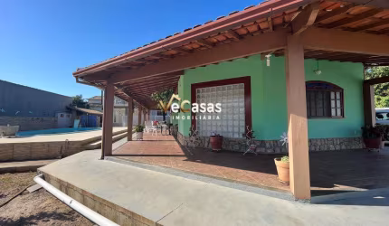 Casa Linear com 2 suítes com Piscina em um terreno de 840 metros