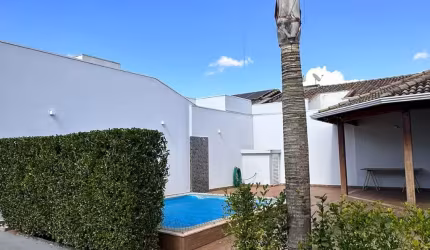 Encante-se com esta Casa Exclusiva no Condomínio Vista Bella II – Alto Umuarama