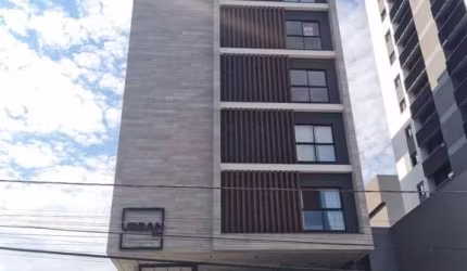 Imperdível cobertura de luxo em Anita Garibaldi, Joinville-SC: 3 quartos, 3 suítes, 2 salas, 2 banheiros, 136m².
