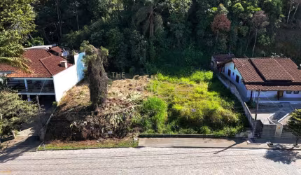 Terreno à venda em Joinville-SC, bairro Costa e Silva, com 490m² de área! Venha conferir essa oportunidade única!