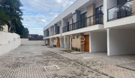 SOBRADO EM CONDOMÍNIO FECHADO