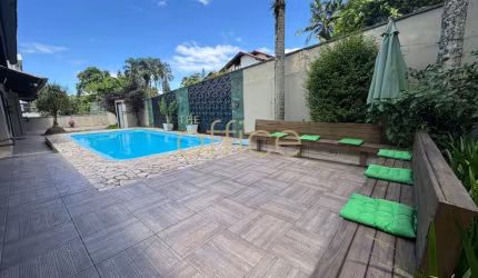 Casa com 3 quartos à venda no Costa e Silva, Joinville , 210 m2 por R$ 1.190.000
