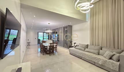Casa com 3 quartos à venda no Iririú, Joinville  por R$ 1.400.000
