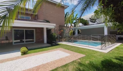 Condominio Fechado Alphaville - 4 Suites, 4 vagas de garagem - 1200m²