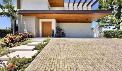 CASA MODERNA INTEGRADA A VENDA COM 4 SUITES - 525m²