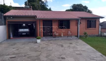 Casa com 5 quartos à venda no Diamantino, Caxias do Sul  por R$ 530.000