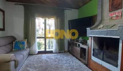 Casa com 4 quartos à venda no Charqueadas, Caxias do Sul  por R$ 685.000