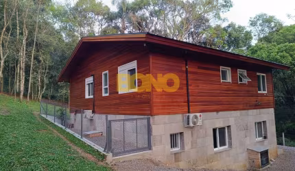 Casa com 3 quartos à venda na Zona Rural, Caxias do Sul , 225 m2 por R$ 970.000