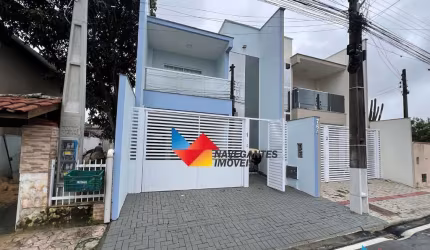 Sobrado Alto Padrão com 3 Dormitórios no Bairro Gravatá