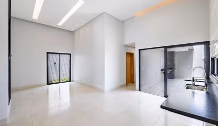 Casa térrea de 160 m² com 3 suítes no Jardins Parma.