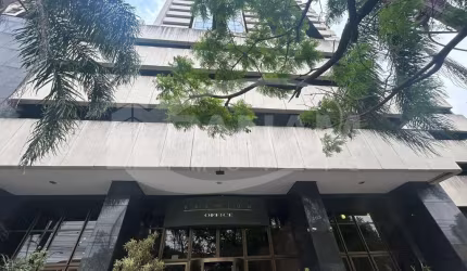 Sala comercial para alugar na Avenida Borges de Medeiros, 2105, Praia de Belas, Porto Alegre por R$ 1.700