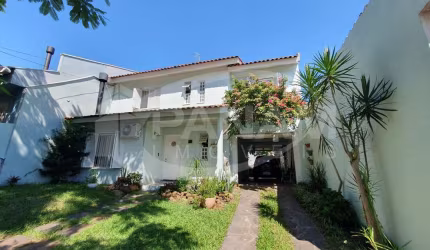 Casa com 3 quartos à venda na Rua Padre Henrique Lenz, 44, Jardim São Pedro, Porto Alegre por R$ 780.000