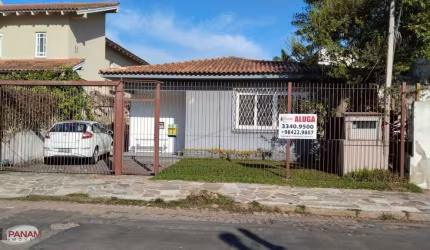 Casa com 3 quartos para alugar na Rua General Nestor Silva Soares, 198, Três Figueiras, Porto Alegre por R$ 6.900
