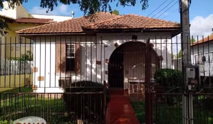 Casa com 3 quartos à venda na Avenida Assis Brasil, 1197, Passo da Areia, Porto Alegre por R$ 650.000
