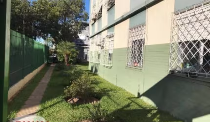 Apartamento com 2 quartos à venda na Rua Ministro Oliveira Lima, 404, São Sebastião, Porto Alegre por R$ 280.000