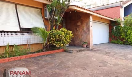 Casa com 3 quartos à venda na Avenida Montreal, 179, Jardim Lindóia, Porto Alegre por R$ 883.700