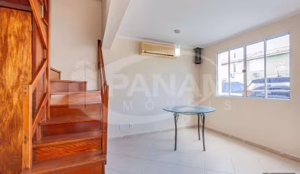 Casa em condomínio fechado com 3 quartos à venda na Avenida Faria Lobato, 1120, Sarandi, Porto Alegre por R$ 285.000