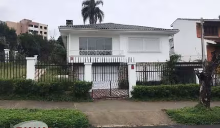 Casa com 3 quartos para alugar na Fernando Abott Esquina Edmundo Bastian, 265, Cristo Redentor, Porto Alegre por R$ 15.000