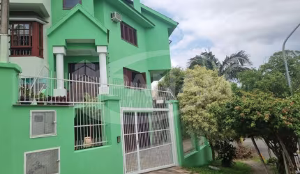 Casa com 3 quartos à venda na Rua Doutor Deoclécio Pereira, 47, Jardim Floresta, Porto Alegre por R$ 639.000