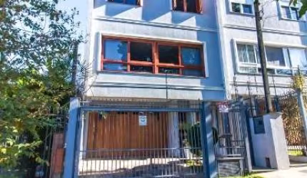 Casa com 3 quartos à venda na Rua Martin Luther King, 258, São Sebastião, Porto Alegre por R$ 1.130.000